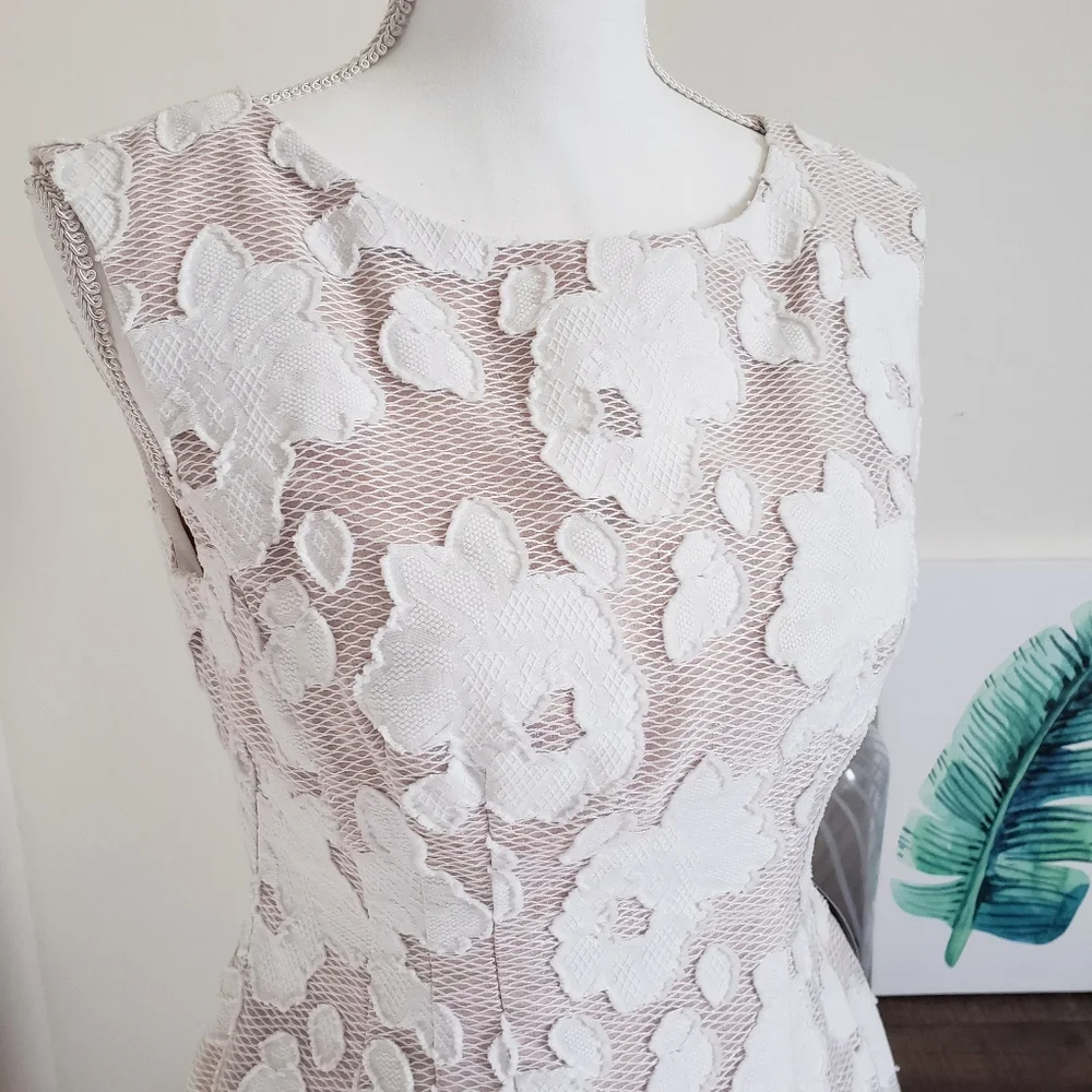 NWOT Vince Camuto Lace Floral Appliqu White A-Line Mini Dress SZ 6 Petite - Picture 3 of 11